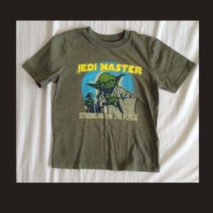 Old Navy Yoda T. Size 5.